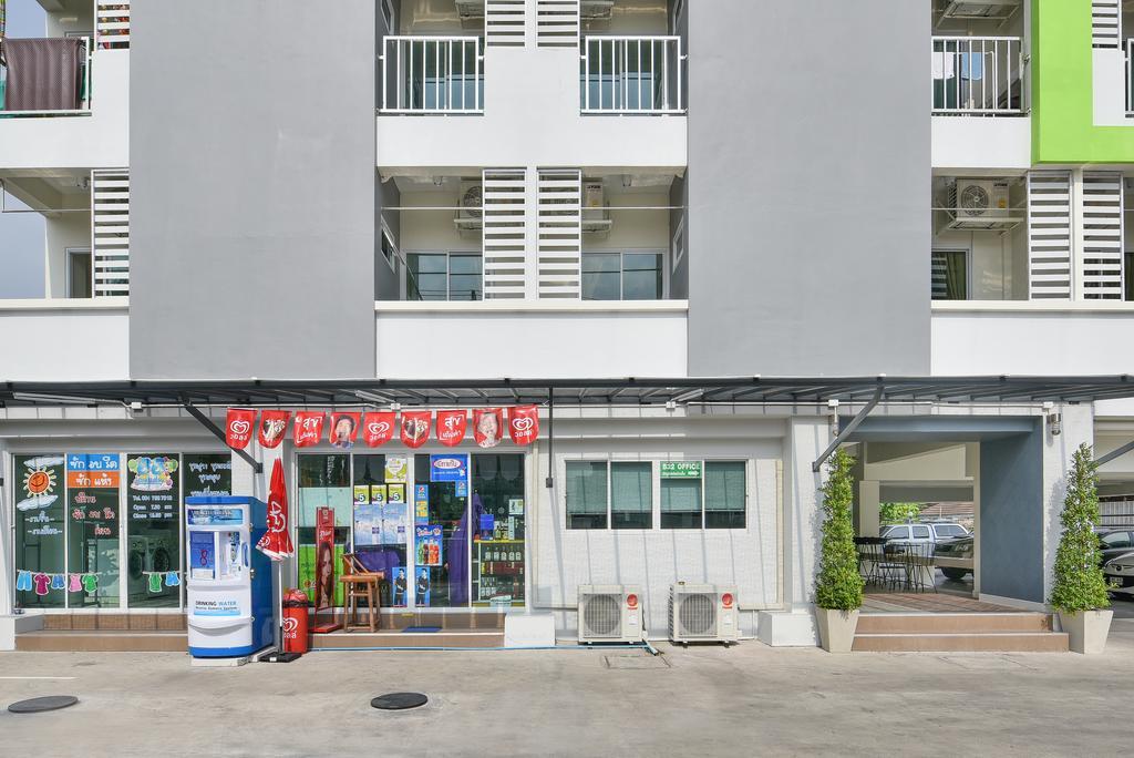 B32 Apartamento Bangkok Exterior foto