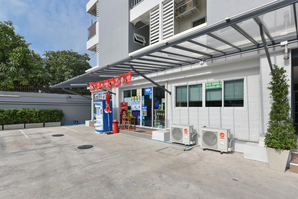 B32 Apartamento Bangkok Exterior foto