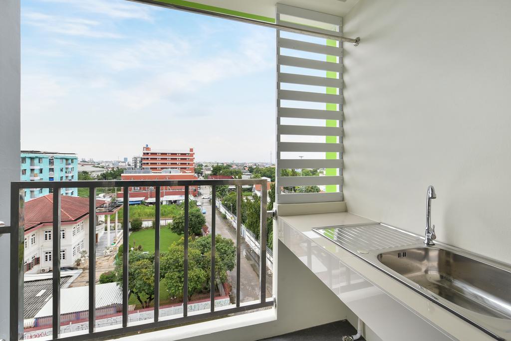 B32 Apartamento Bangkok Exterior foto